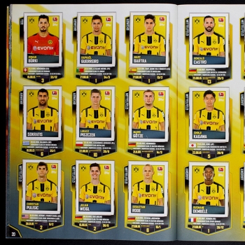 Preview: Fußball 2016 Topps Sticker Album komplett