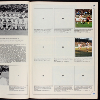 Preview: Fußball 82 Bergmann Sticker fast Leeralbum