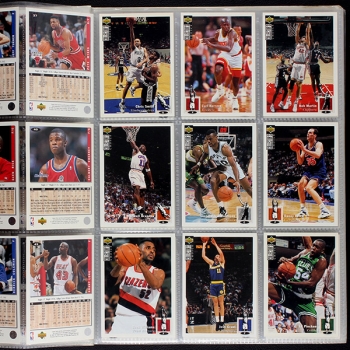 Preview: Basketball 94-95 NBA Upper Deck Trading Cards Album komplett