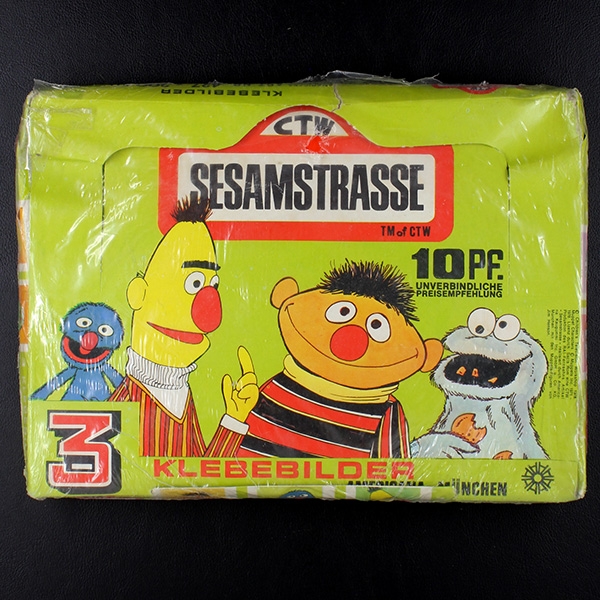 Sesamstrasse Americana box with 200 sticker bags + album
