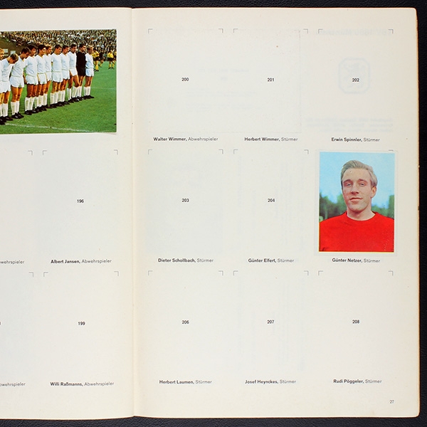 König Fußball Eikon album with stickers