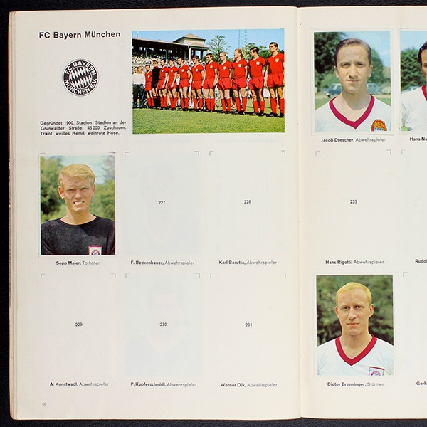 König Fußball Eikon album with stickers