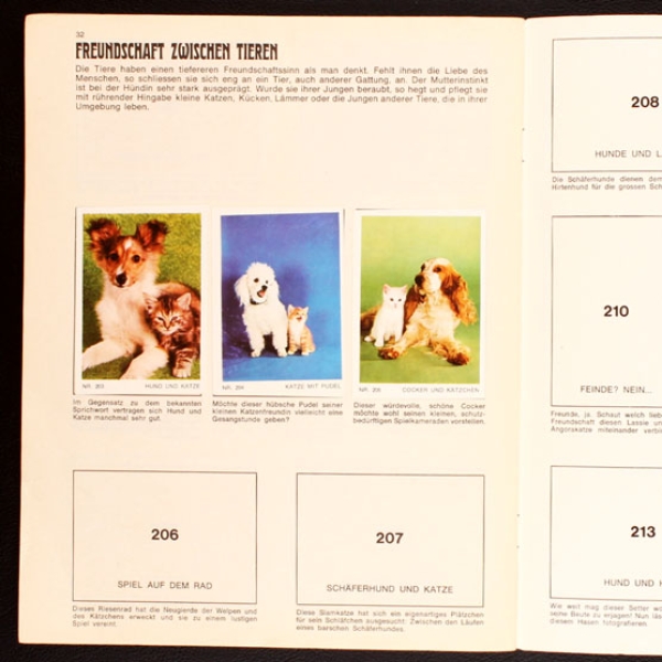 Hunde und Katzen Americana Sticker Album teilgefüllt