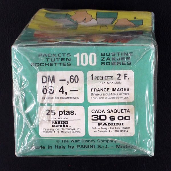 Dinosaurs Panini Box mit 100 Sticker Tüten